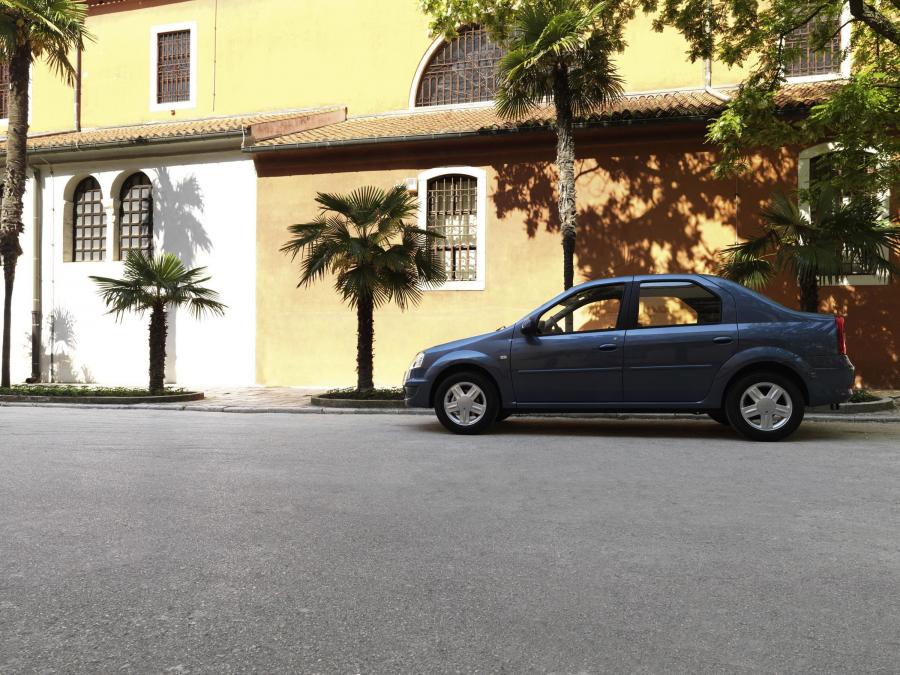  Dacia Logan 2008 года  (фото 40 из 81)